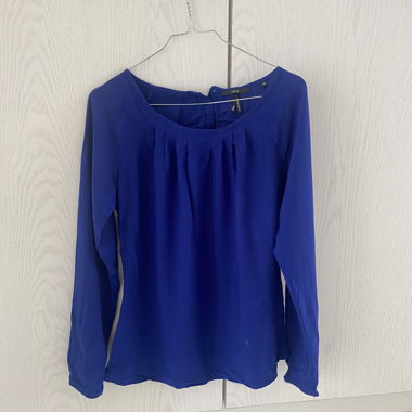 Schöne Bluse schönes Marineblau