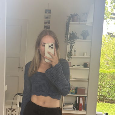 Blaues top