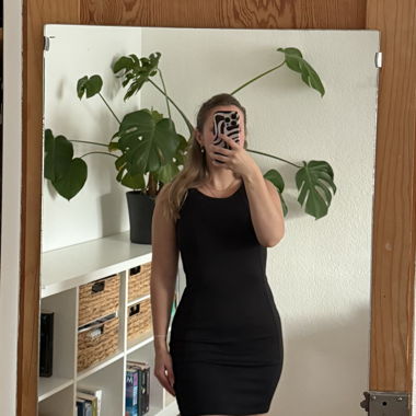 Short bodycon dress