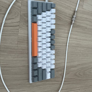 Clavier avec câble en spirale