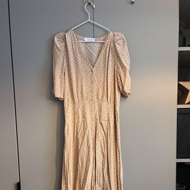 Schönes Midikleid