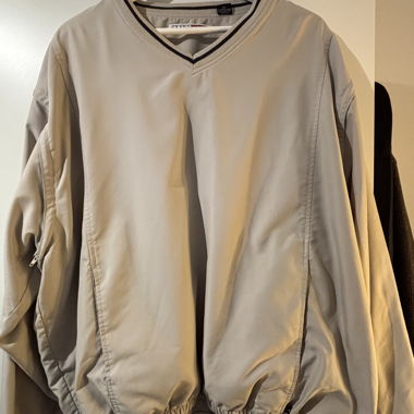 Beiger V-Neck Pullover / Jacke