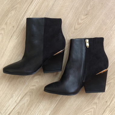 Bottines noires Tamaris