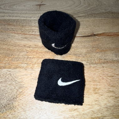 Polsini in spugna Nike neri