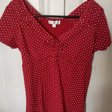 Top rosso carino a pois bianchi, taglia 36/38