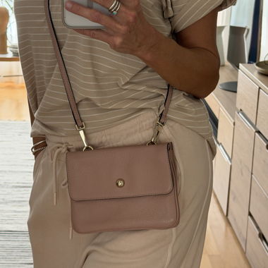 Borsa a tracolla in pelle rosa Coccinelle