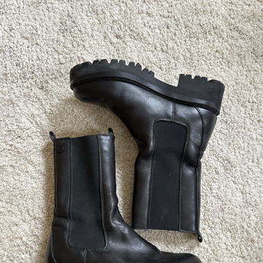 Black Boots