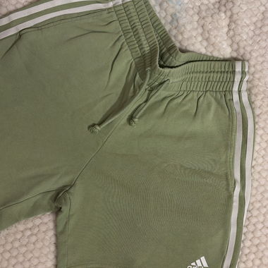 Short Adidas vert taille S