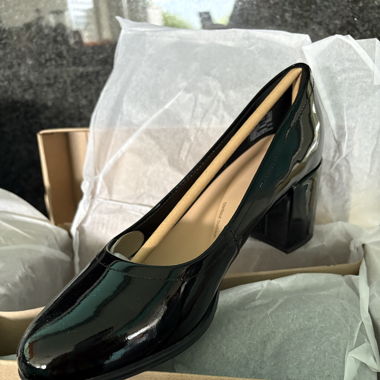 Clarks: Freva55 Court Black Patent