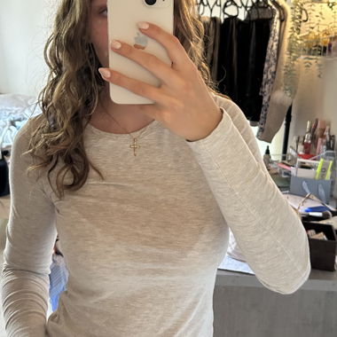 Graues Langarmshirt - Gratis Versand