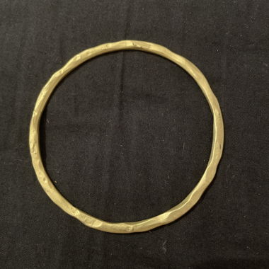Goldfarbener Armreif