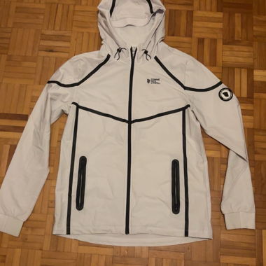 Weisse Hoodie-Jacke