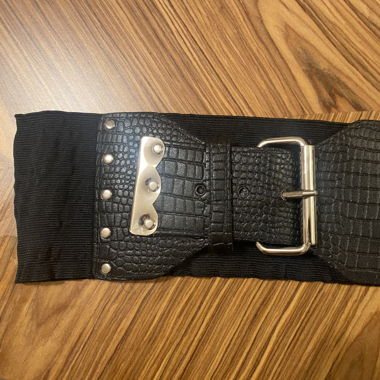 Ceinture en similicuir effet croco noir 
