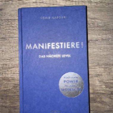 Manifest! The Next Level - Roxie Nafousi