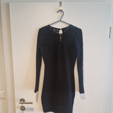 Elegantes Spitzenkleid