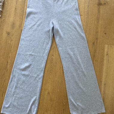 Graue Jogginghose