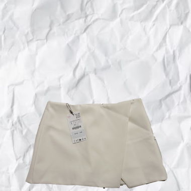 Skirt with a short