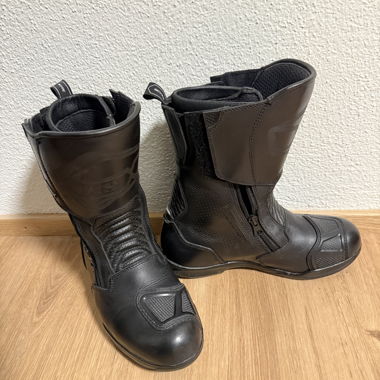 Stivali da moto neri con cerniera