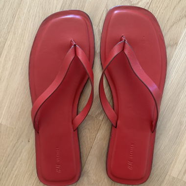 Ciabatte rosse H&M