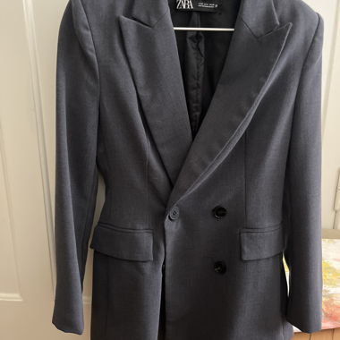 Grauer Blazer 