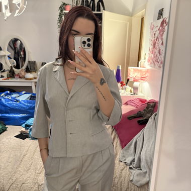 Pantacourt avec blazer gris