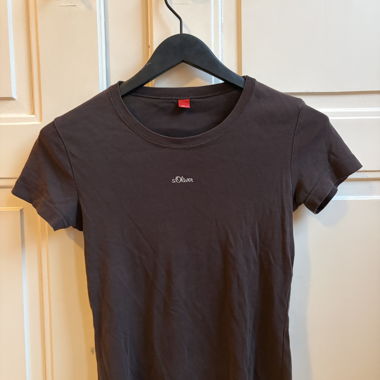 s.Oliver brown T‑shirt size S