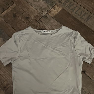 grey crop top