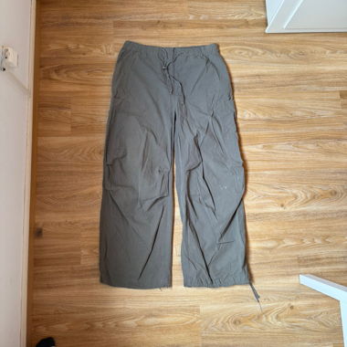 Pantaloni baggy verdi Weekday