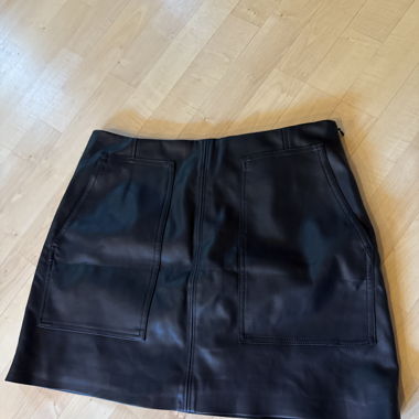 Kunstleder Minirock mit Taschen
