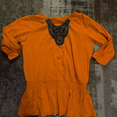 Orange Bluse mit Stickerei
