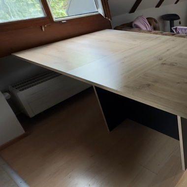 Ausziebarer Esstisch