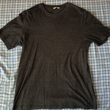 T-shirt gris foncé C&A – Taille M