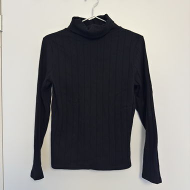 Pull col roulé noir