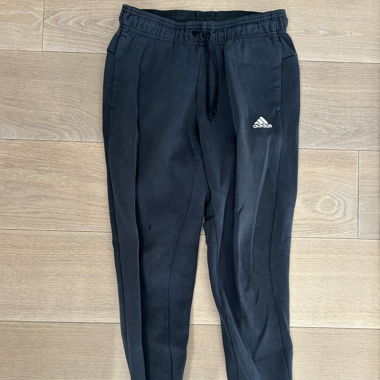 Schwarze Adidas Jogginghose