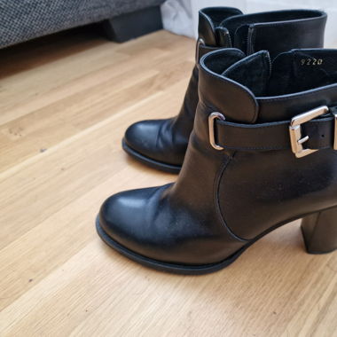 Bottines à talon en cuire 