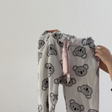 Pantaloni in peluche con stampa di koala
