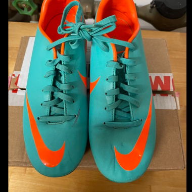 Nike Mercurial Fussballschuhe Grösse 32