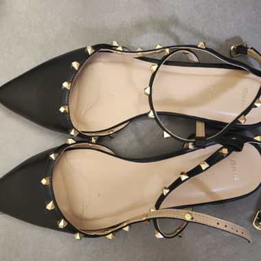 Ballerine con borchie aperte sul retro
