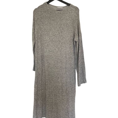 Grey knit dress with long sleeves