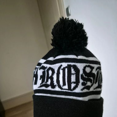 Bonnet Frost streetwear