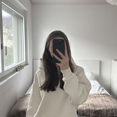 Sweat à capuche crème