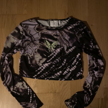 Longsleeve Grunge-Crop-Top im Batik-Look