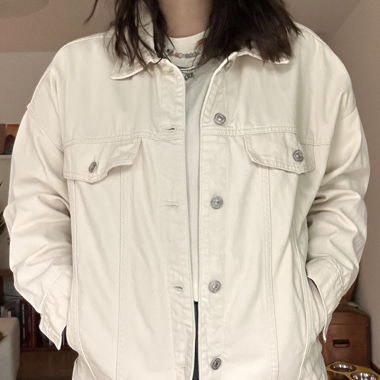 Weisse Leichte Jeansjacke