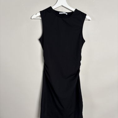 Schwarzes Pull&Bear Ärmelloses Kleid