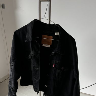 Levi’s schwarze Jeansjacke