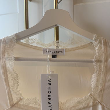 Haut en dentelle crème de Venderby's