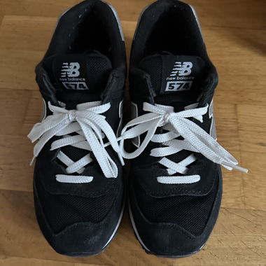 New Balance Schwarz