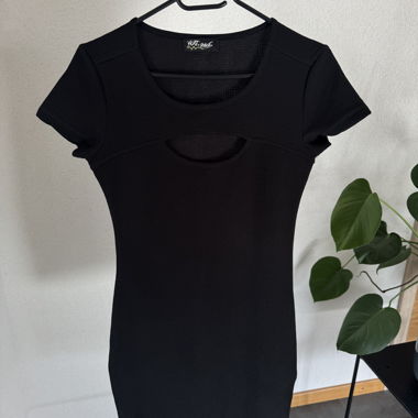 Black fitted dress