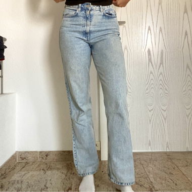 Mom jeans, straight leg
