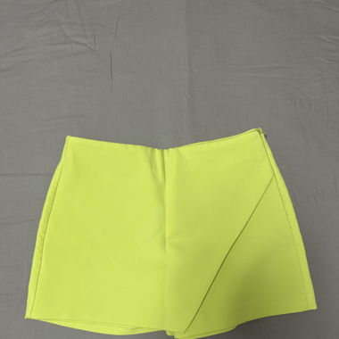 Grüner Rock/Shorts